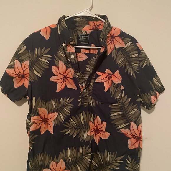 Abercrombie and Fitch Floral Popover Shirt - Picture 1 of 2